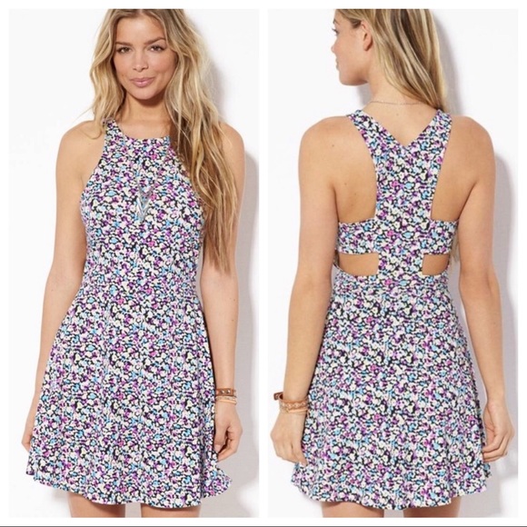 American Eagle Outfitters Dresses & Skirts - *SALE 2/$15* AE Floral Cutout Skater Dress